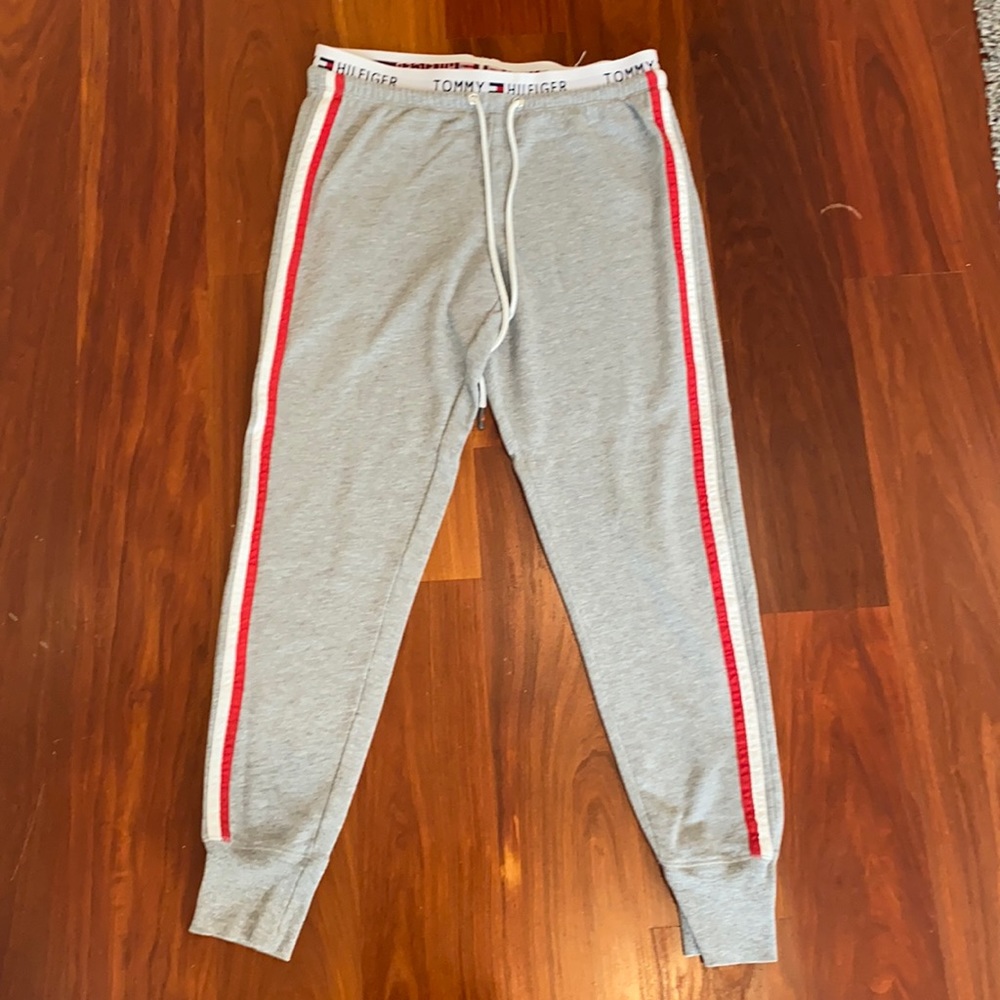 Stylish Tommy Hilfiger Women Sweatpants